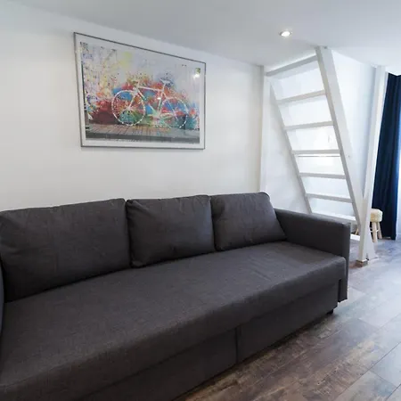 Parkside 2 Bedroom דירה *